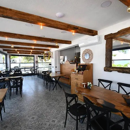 Отель Blue Point Яликовак