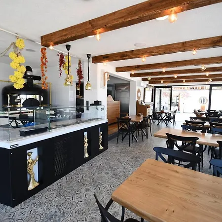 Blue Point Отель Яликовак