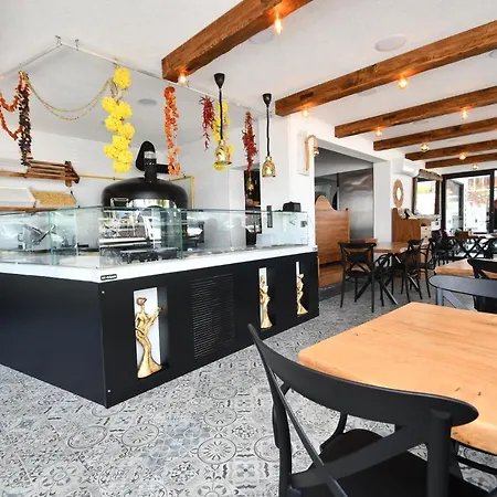 Blue Point Отель *