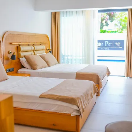 Blue Point Отель *