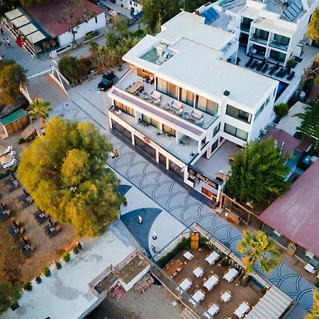 Blue Point Hotel *