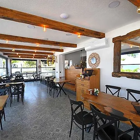 Blue Point Hotel