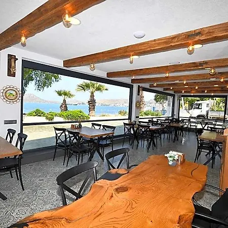 Blue Point Hotel *
