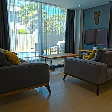 Blue Point Hotel *